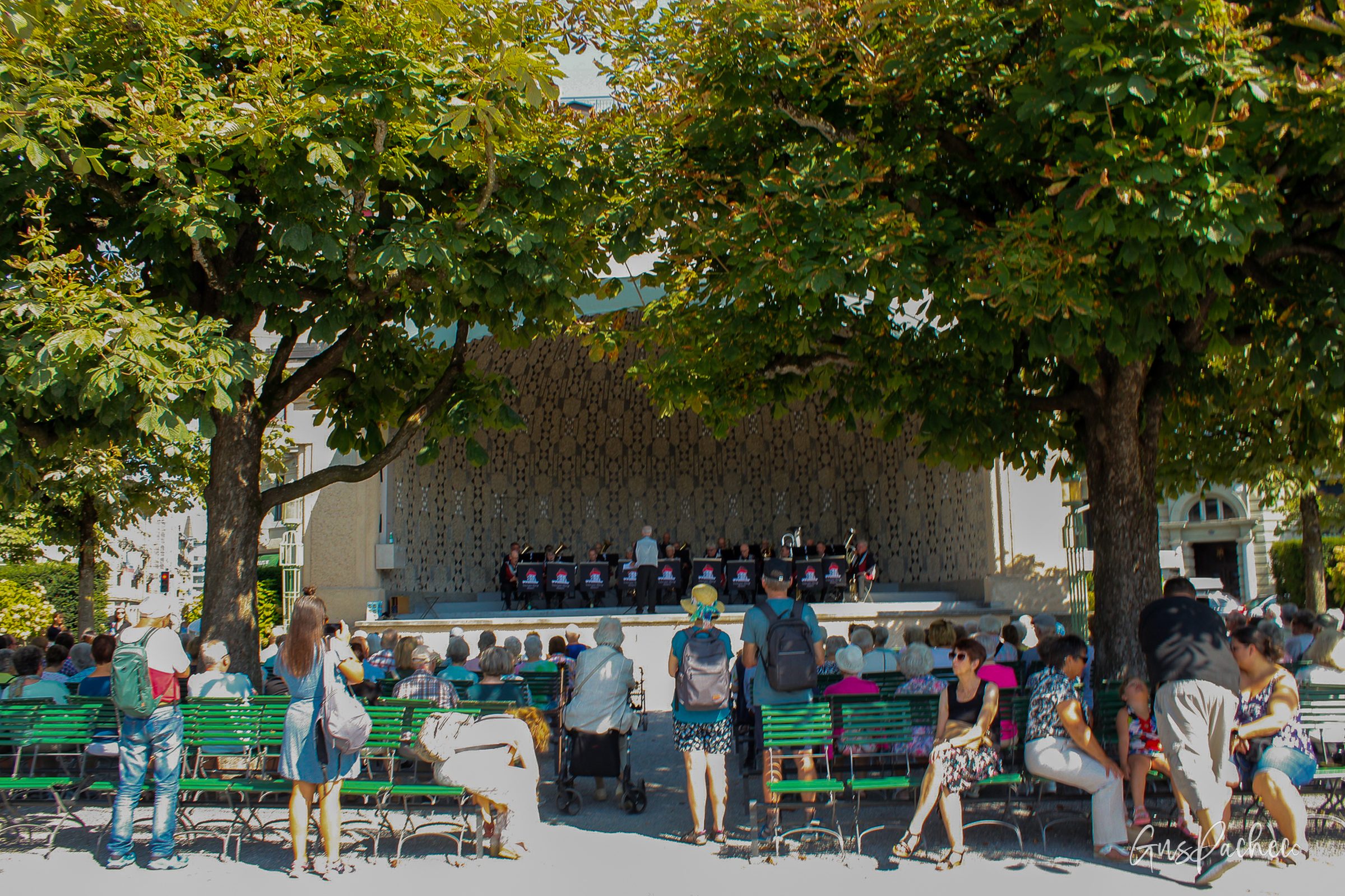 Free outdoor concert at the Luzerner Seepromenade